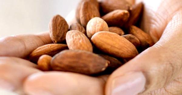 研究：吃坚果可以提高男性生育能力