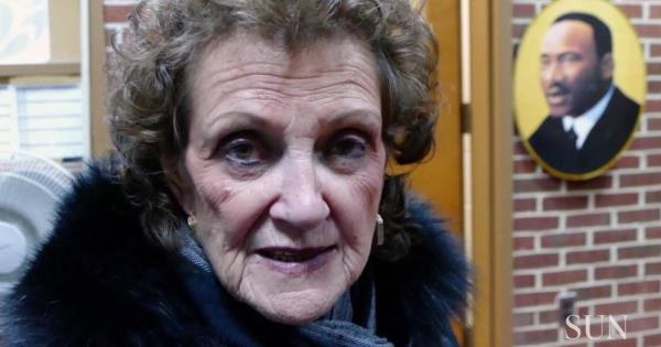 讲解“微信群玩炸 金花房卡哪能购买”获取房卡方式