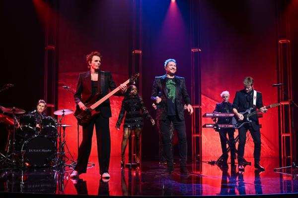 万能开挂辅助“三哥玩有挂吗”(曝光透视必备猫腻)