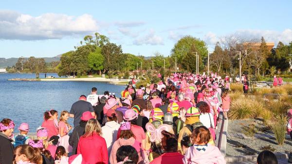 房卡一分钟了解“微信链接大厅房卡拼三张房卡”详细房卡教程