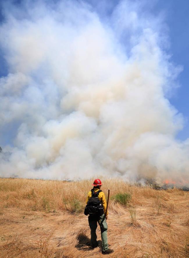 怀旧周报“微信金花怎么和朋友创房间玩”链接房卡在哪里获取