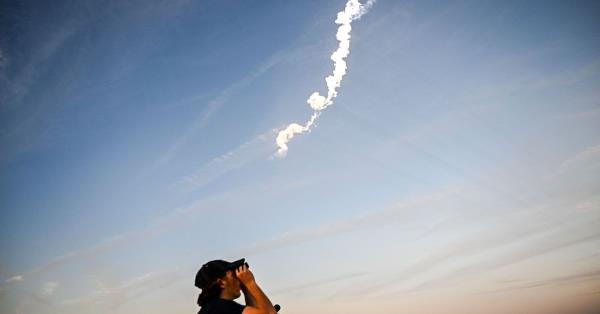 SpaceX的Starlink和其他卫星互联网提供商正在加剧天文学家的光污染