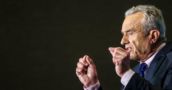 西班牙警方在一次重大搜查中缴获了超过两吨可卡因