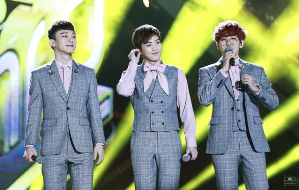 房卡一分钟“微信牛牛房卡链接”房卡详细使用教程