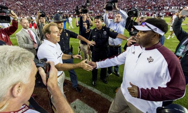 2023排灯节:SBI, PNB和巴罗达银行提供有吸引力的住房和汽车贷款,查看详情 2023排灯节:SBI, PNB和巴罗达银行提供有吸引力的住房和汽车贷款,查看详情