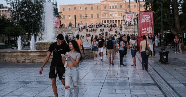 受债务危机影响的希腊年轻人计划投票支持稳定