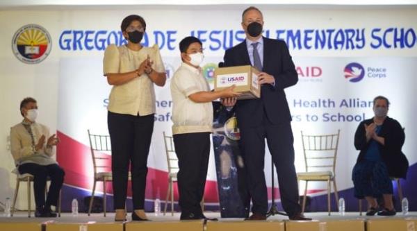 美国国际开发署向卡罗坎市政府捐赠了卫生用品