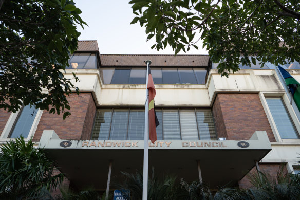 “不尊重和不协调”：议会工作人员对弹性工作制的结束表示不满