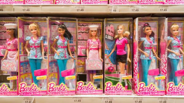 芭比到底需要什么样的职业才能买得起芭比梦想屋