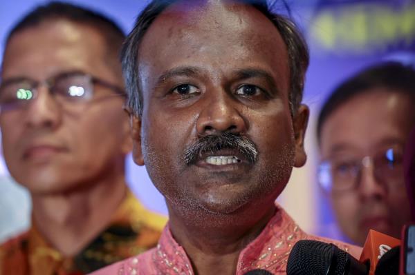 辅助神器“闲逸跑胡子有挂吗”其实确实有挂