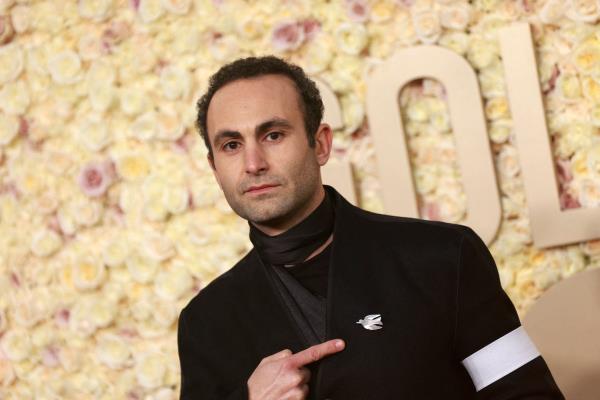 今日教程“微信群斗牛房卡如何充值-获取房卡教程