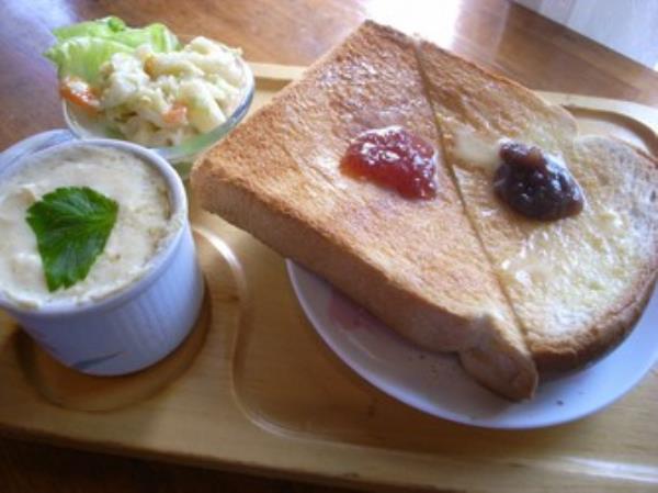 调查：日本中部地区四分之一的老年人在咖啡馆吃早餐