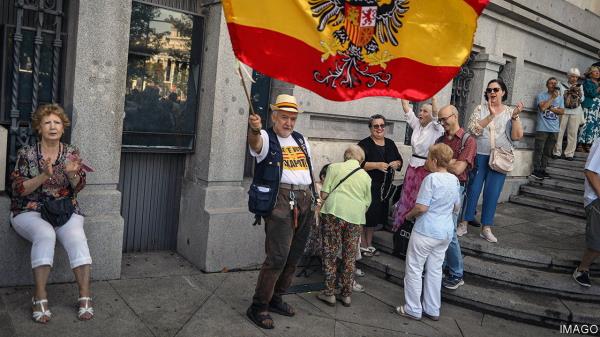 西班牙的社会党正在努力恢复权力