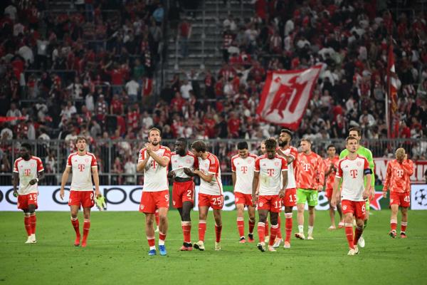 欧冠：拜仁慕尼黑击败曼联，阿森纳击败埃因霍温