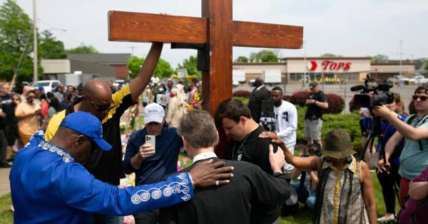 布法罗超市枪击案的受害者将获得纪念