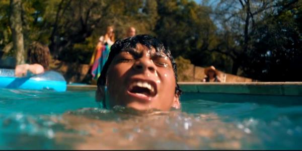 夜间游泳2个机会由导演处理