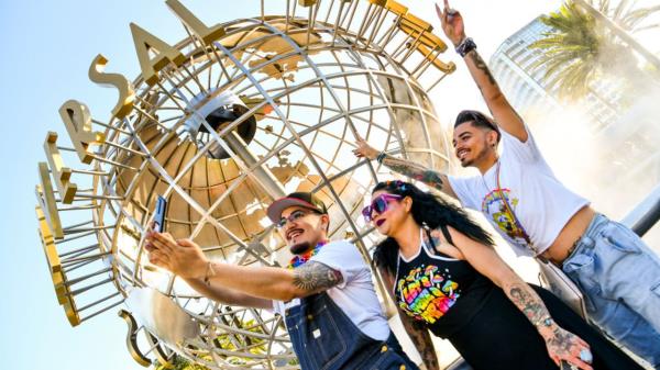 好莱坞环球影城提供买一张送2天免费票的优惠