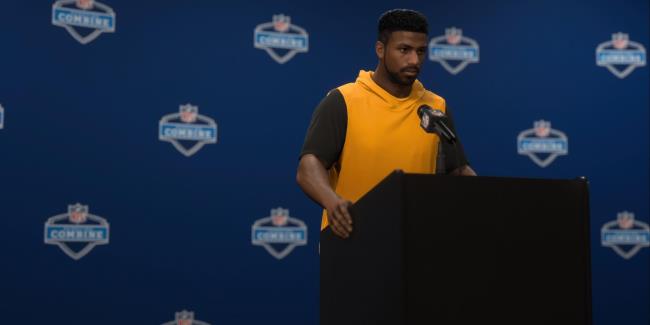 Superstar prospect performing passing drill in Combine