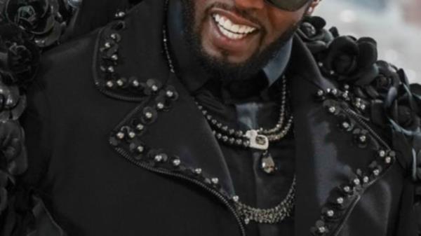 “吹牛老爹”肖恩·库姆因前女友性侵指控而成为纽约警方秘密刑事调查的对象