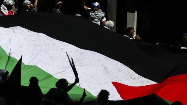 “待在学校”：新南威尔士州教育部长警告新南威尔士州和维多利亚州的学生准备走出去支持巴勒斯坦