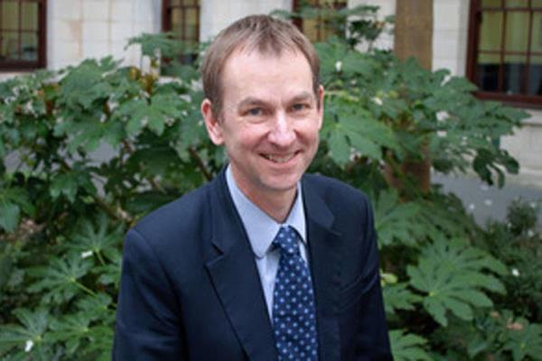 高级公务员汤姆·斯考特爵士(Sir Tom Scholar)的解雇使财政部损失了45.7万英镑