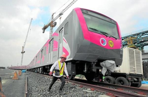 马科斯誓言要现代化，改善菲律宾的交通系统