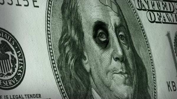 华尔街对经济衰退的担忧正在减轻，但普通民众仍然感到恐惧