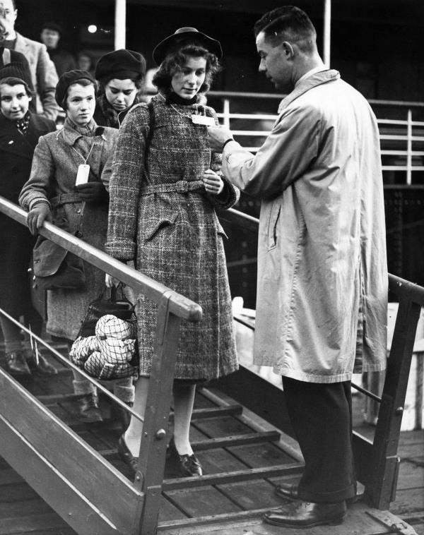 一分钟介绍“微信拼三张怎么买房卡”详细房卡教程